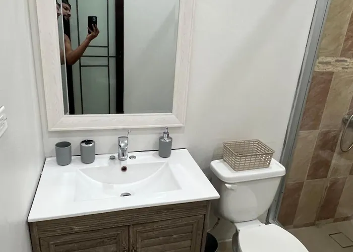 Urban Escape Apartment *